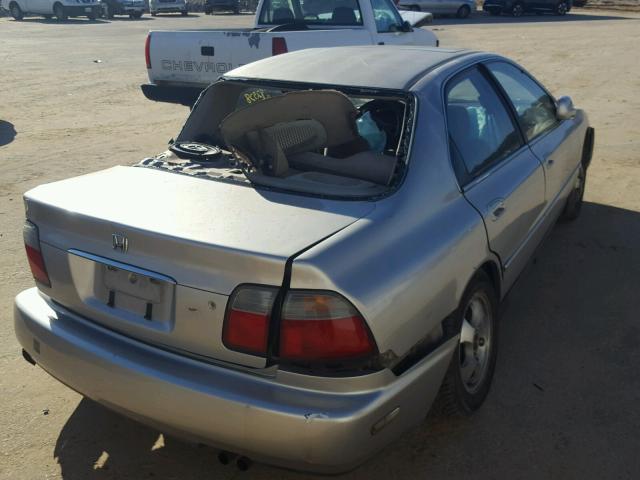 1HGCD5606VA233261 - 1997 HONDA ACCORD SE SILVER photo 4