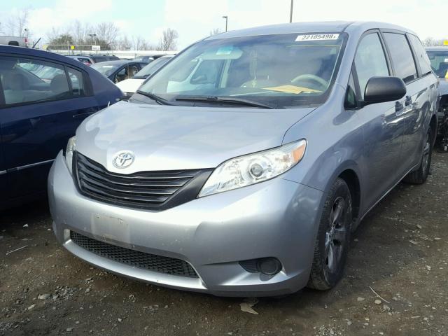 5TDZK3DC6BS159385 - 2011 TOYOTA SIENNA BAS SILVER photo 2