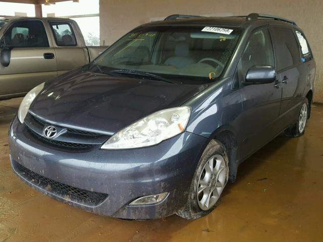 5TDBA22C06S055143 - 2006 TOYOTA SIENNA XLE BLUE photo 2