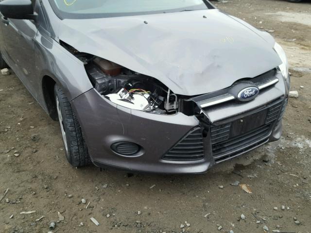 1FAHP3E23CL360690 - 2012 FORD FOCUS S SILVER photo 9