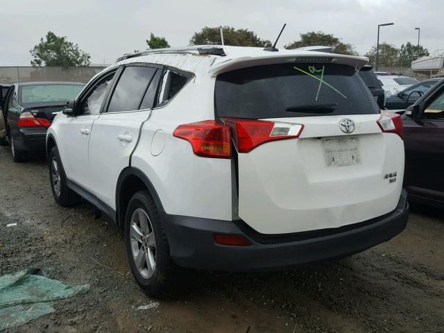 2T3WFREV2FW136121 - 2015 TOYOTA RAV4 XLE WHITE photo 3