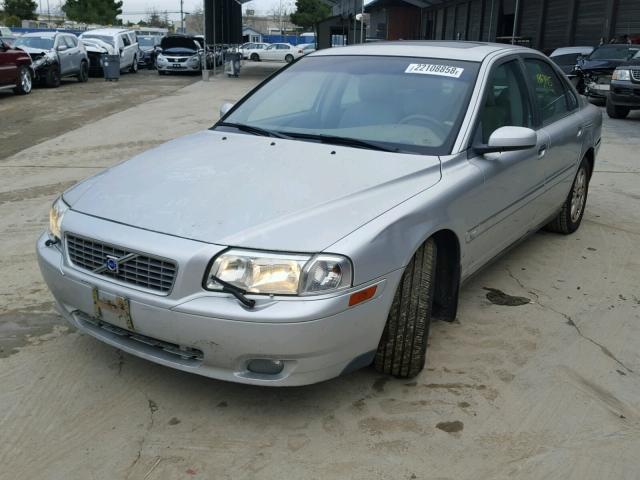 YV1TS592X51403360 - 2005 VOLVO S80 2.5T GRAY photo 2