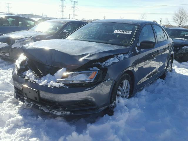 3VW2K7AJ5FM210468 - 2015 VOLKSWAGEN JETTA BASE GRAY photo 2