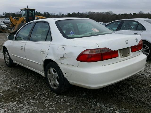 1HGCG1657WA028884 - 1998 HONDA ACCORD EX WHITE photo 3