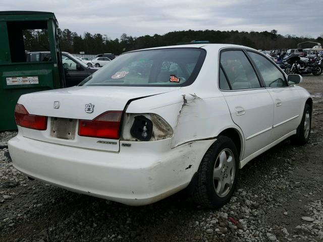 1HGCG1657WA028884 - 1998 HONDA ACCORD EX WHITE photo 4