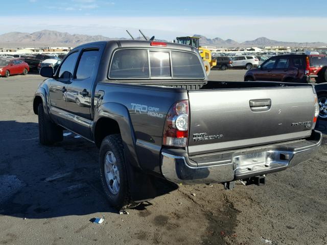 3TMJU4GNXEM168413 - 2014 TOYOTA TACOMA DOU GRAY photo 3