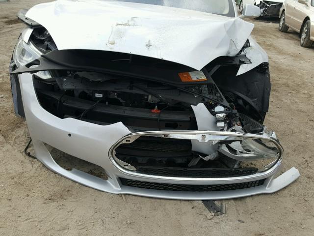 5YJSA1CN6DFP27685 - 2013 TESLA MODEL S Արծաթագույն լուսանկար 9
