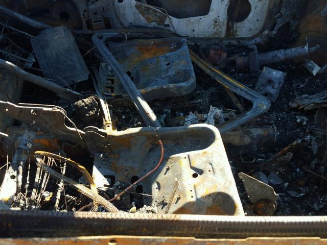 2G2WP552061310633 - 2006 PONTIAC GRAND PRIX BURN photo 5