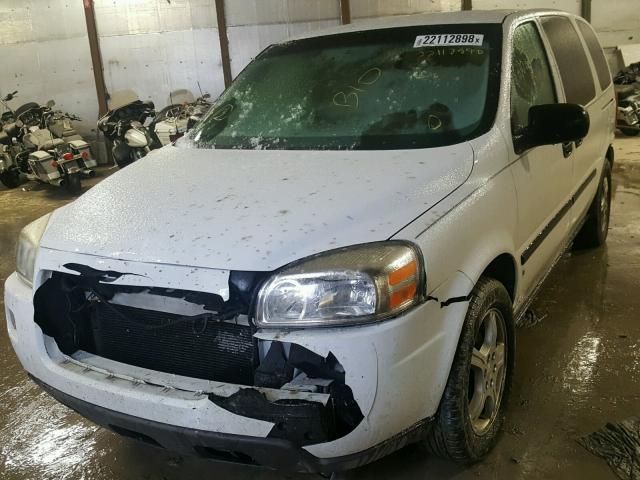 1GNDV23108D104664 - 2008 CHEVROLET UPLANDER L WHITE photo 2