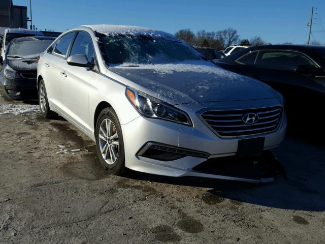 5NPE24AFXFH017653 - 2015 HYUNDAI SONATA SE SILVER photo 1