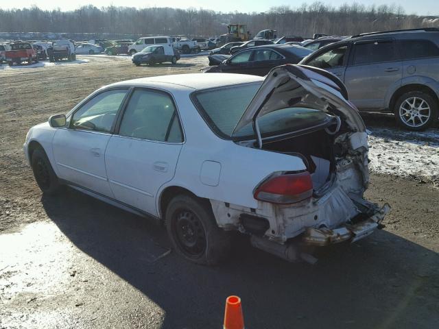 1HGCG16431A035928 - 2001 HONDA ACCORD LX WHITE photo 3