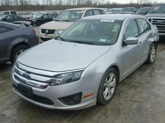 3FAHP0HA1CR114109 - 2012 FORD FUSION SE SILVER photo 2