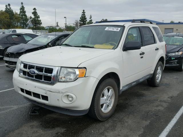 1FMCU0D70CKB78939 - 2012 FORD ESCAPE XLT WHITE photo 2