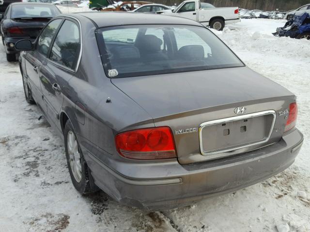 KMHWF35H04A947592 - 2004 HYUNDAI SONATA GLS GRAY photo 3