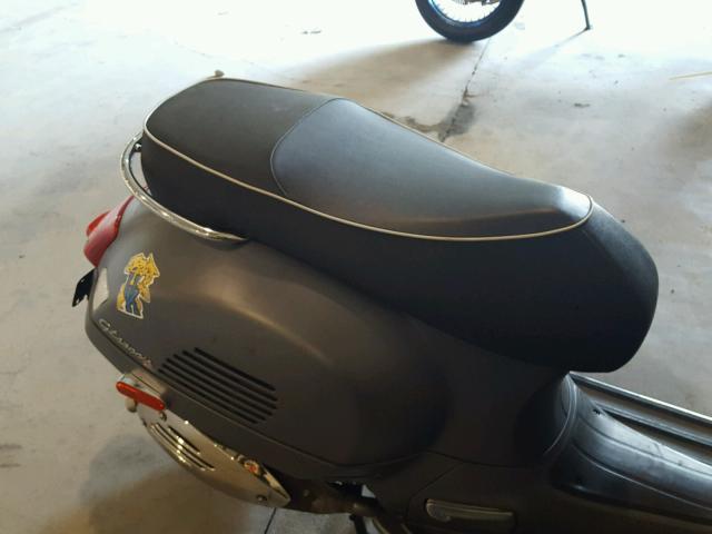 ZAPM459L6C5702751 - 2012 VESPA GTS 300 SU GRAY photo 6