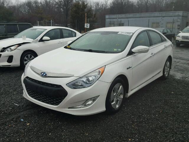 KMHEC4A4XBA006306 - 2011 HYUNDAI SONATA HYB WHITE photo 2