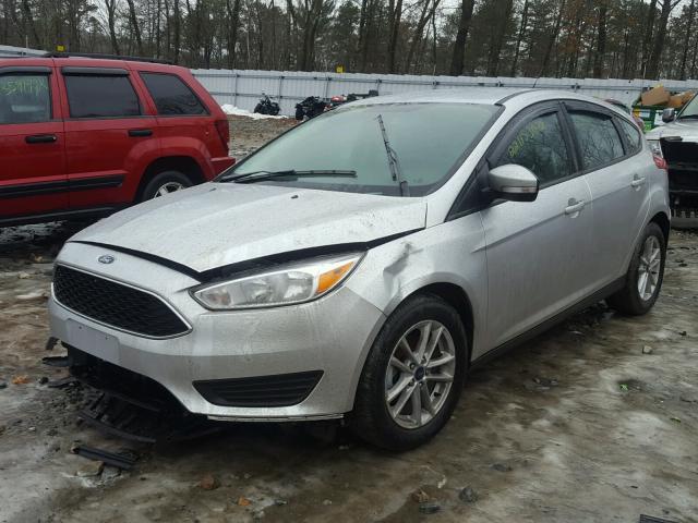 1FADP3K23HL311211 - 2017 FORD FOCUS SE SILVER photo 2