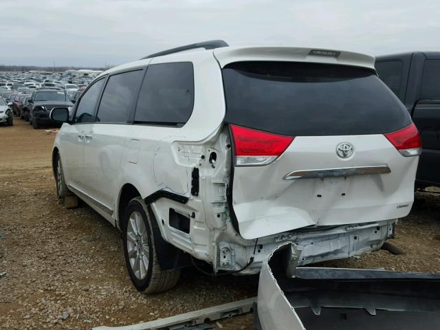 5TDYK3DC3CS205526 - 2012 TOYOTA SIENNA XLE WHITE photo 3