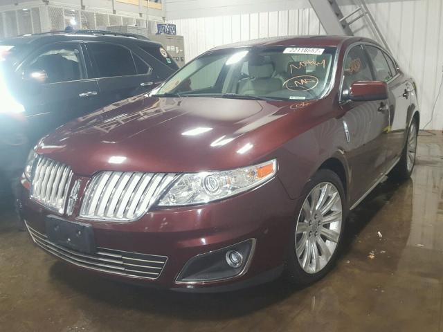 1LNHL9FT4AG604509 - 2010 LINCOLN MKS MAROON photo 2