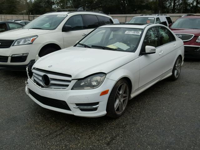 WDDGF4HB0DR262215 - 2013 MERCEDES-BENZ C 250 WHITE photo 2