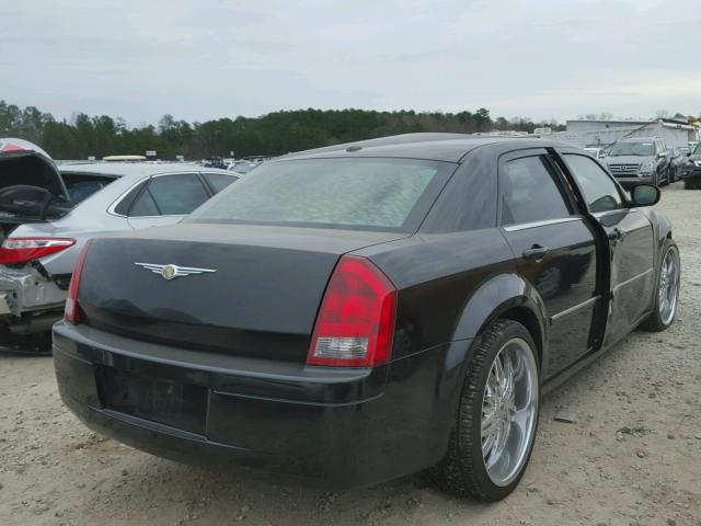 2C3LA43R37H879046 - 2007 CHRYSLER 300 BLACK photo 4