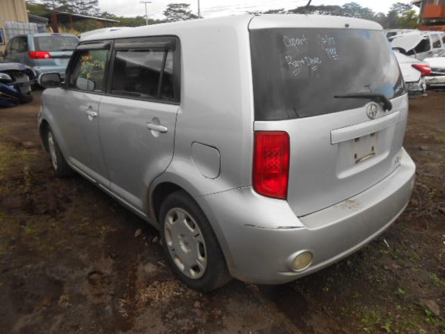 JTLKE50EX81014114 - 2008 TOYOTA SCION XB SILVER photo 3