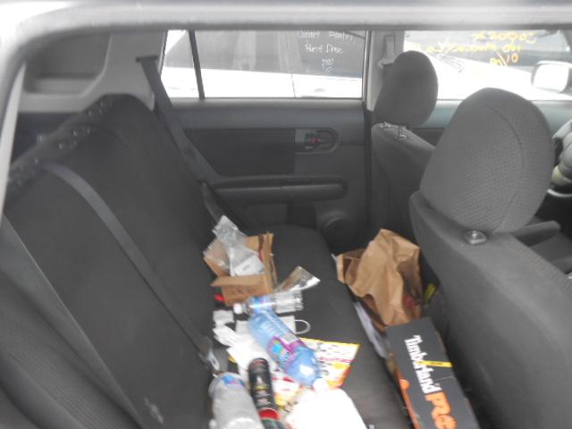 JTLKE50EX81014114 - 2008 TOYOTA SCION XB SILVER photo 6