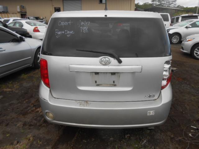 JTLKE50EX81014114 - 2008 TOYOTA SCION XB SILVER photo 9