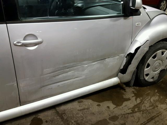 3VWBA21C4XM453701 - 1999 VOLKSWAGEN NEW BEETLE 银色 照片 9