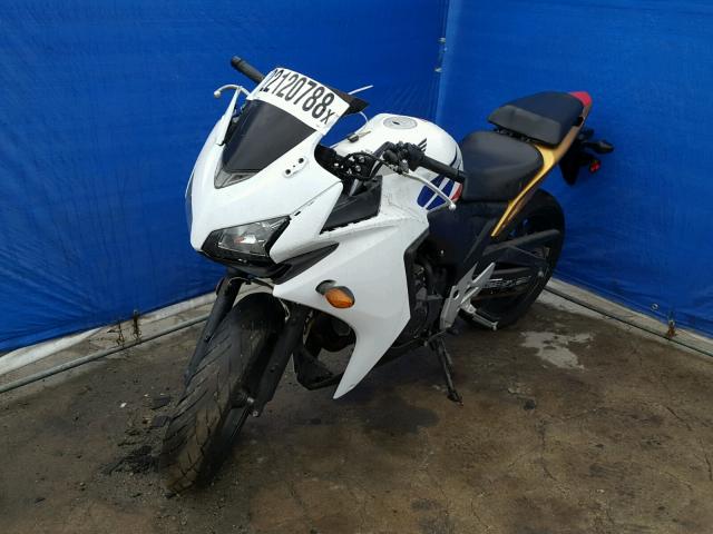 MLHPC4419E5100041 - 2014 HONDA CBR500 R WHITE photo 2