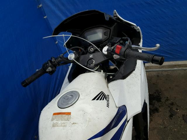 MLHPC4419E5100041 - 2014 HONDA CBR500 R WHITE photo 5