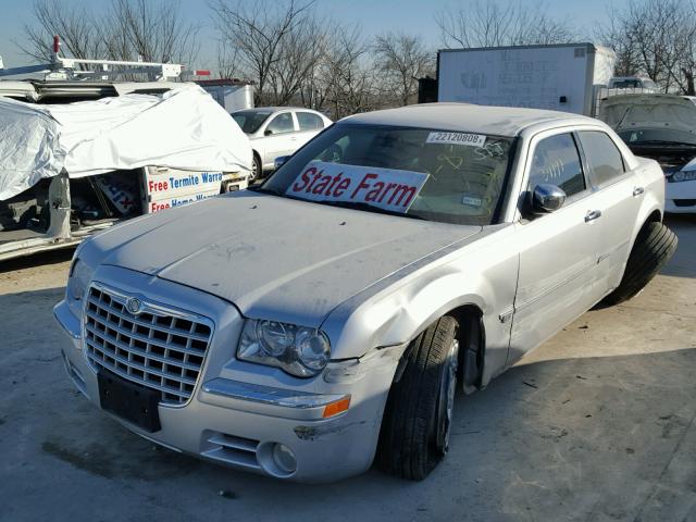 2C3LA63H56H520153 - 2006 CHRYSLER 300C SILVER photo 2