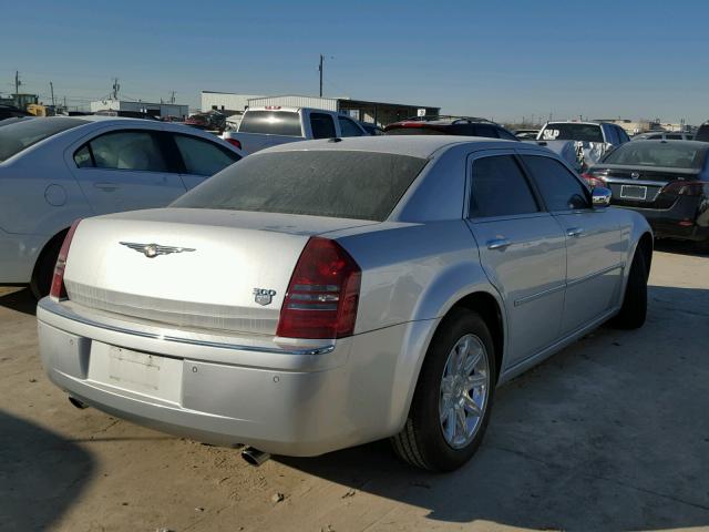 2C3LA63H56H520153 - 2006 CHRYSLER 300C SILVER photo 4