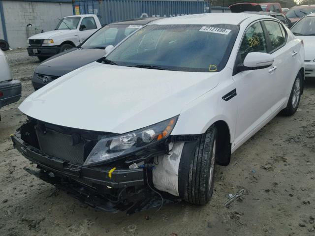 5XXGM4A73DG198194 - 2013 KIA OPTIMA LX WHITE photo 2