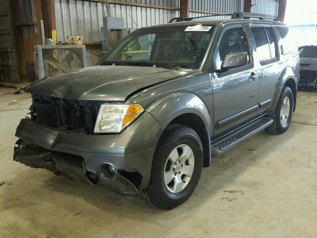 5N1AR18U96C631324 - 2006 NISSAN PATHFINDER GRAY photo 2