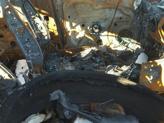 5XYKT4A2XBG176994 - 2011 KIA SORENTO BA BURN photo 5