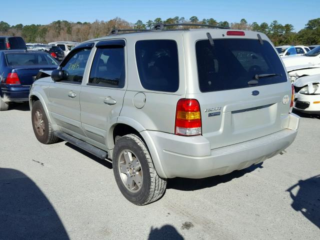 1FMCU04154KA53920 - 2004 FORD ESCAPE LIM GOLD photo 3