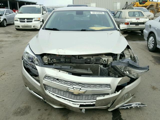 1G11H5SA2DF258242 - 2013 CHEVROLET MALIBU LTZ თაფლისფერი ფოტო 9