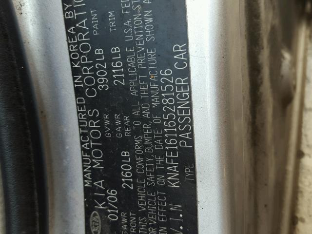 KNAFE161165281526 - 2006 KIA SPECTRA5 SILVER photo 10