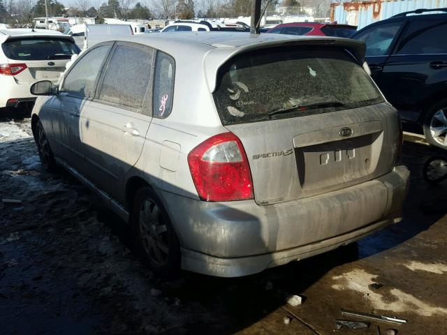 KNAFE161165281526 - 2006 KIA SPECTRA5 SILVER photo 3