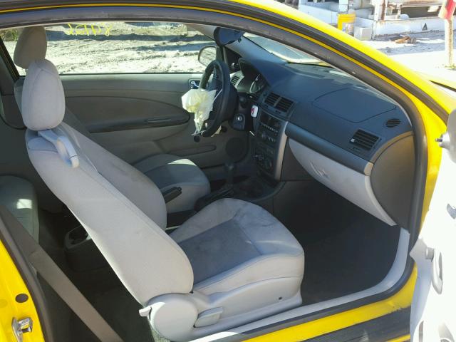 1G1AS18H297278345 - 2009 CHEVROLET COBALT LS YELLOW photo 5