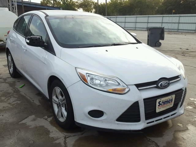 1FADP3K28EL400655 - 2014 FORD FOCUS SE WHITE photo 1