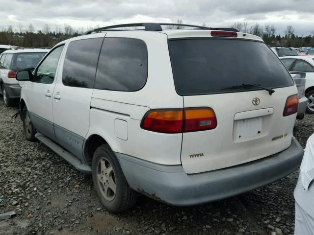 4T3ZF13C0YU232557 - 2000 TOYOTA SIENNA LE WHITE photo 3