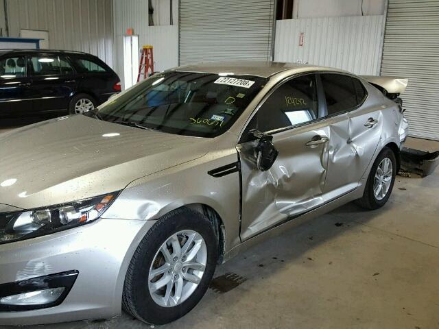 KNAGM4A73D5360651 - 2013 KIA OPTIMA LX SILVER photo 9