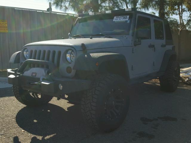 1J48A6H198L552209 - 2011 JEEP WRANGLER U GRAY photo 2