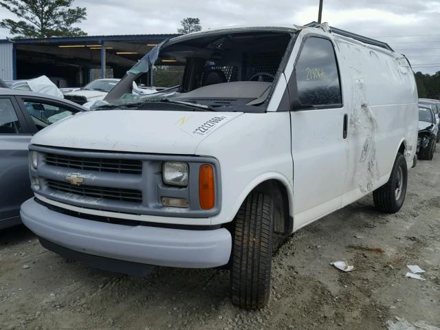 1GCGG25R1V1014472 - 1997 CHEVROLET EXPRESS G2 WHITE photo 2