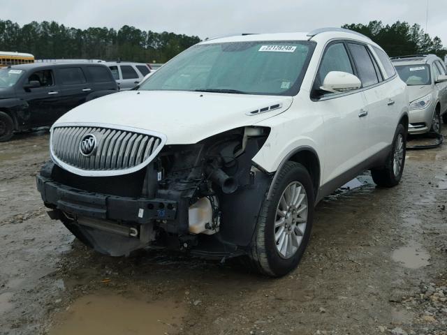 5GALRBED9AJ153998 - 2010 BUICK ENCLAVE CX WHITE photo 2