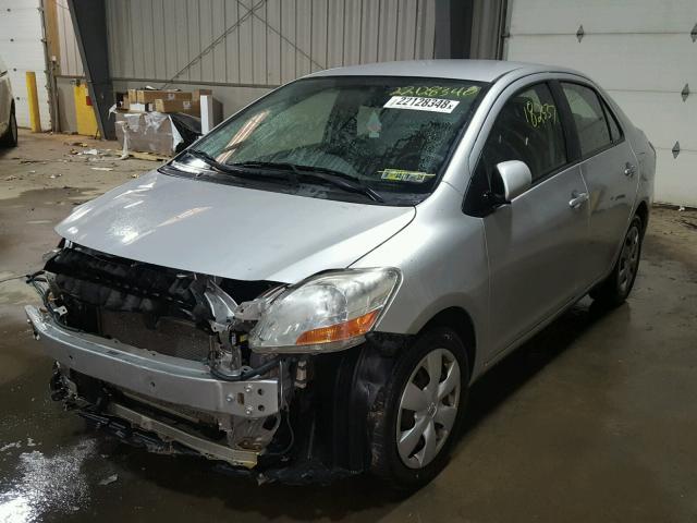 JTDBT923581287322 - 2008 TOYOTA YARIS SILVER photo 2