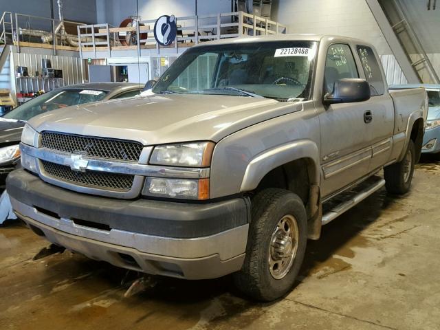 1GCHK29UX3E293489 - 2003 CHEVROLET SILVERADO TAN photo 2