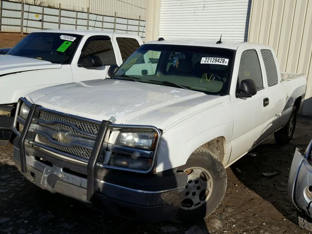 2GCEC19T241291658 - 2004 CHEVROLET SILVERADO WHITE photo 2